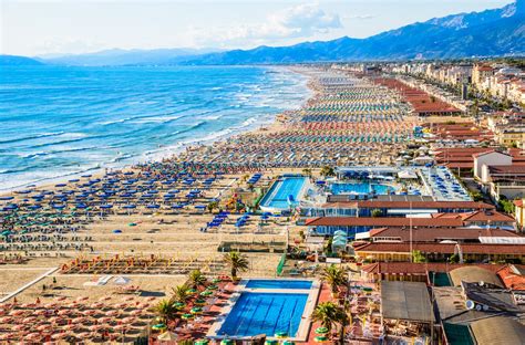 forte dei marmi beach.